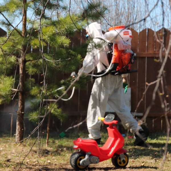 Обработка участка от клещей в Арзамасе?